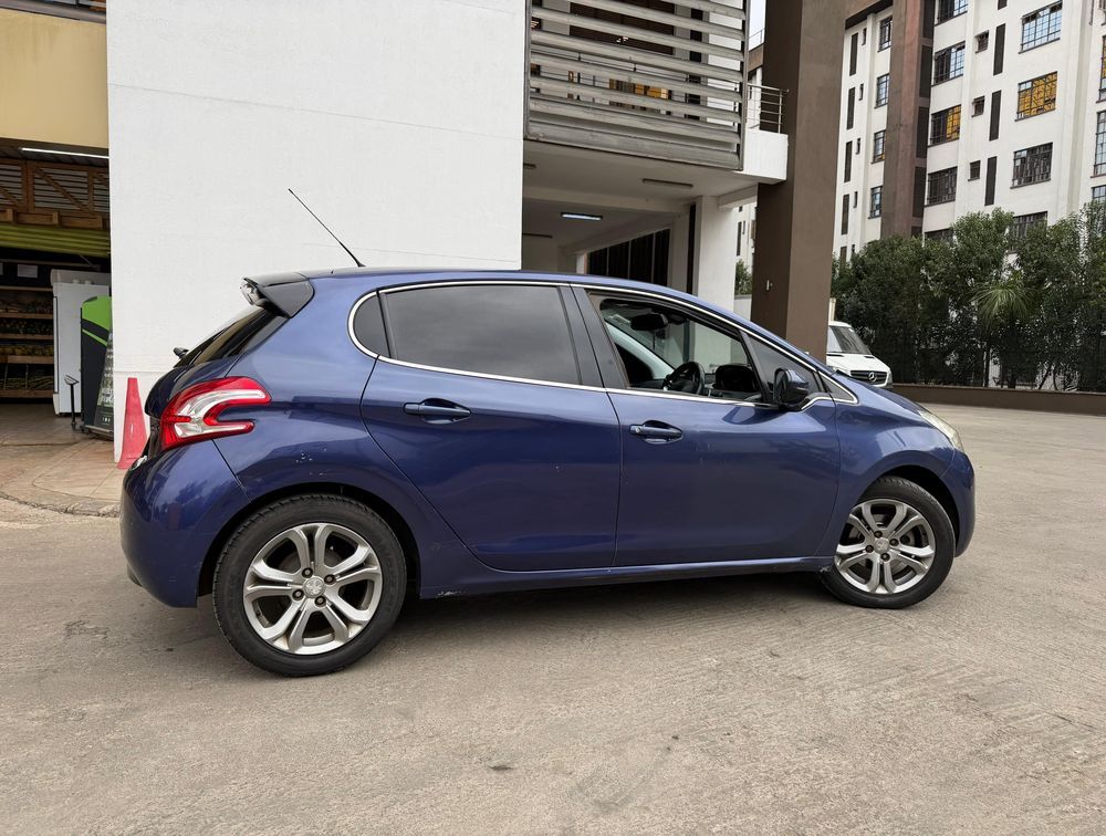 PEUGEOT 208 ALLURE - PRG Motors Ltd