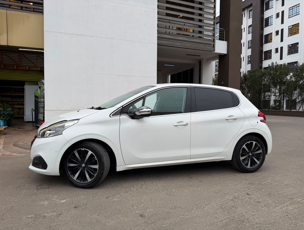 PEUGEOT 208 TECH EDITION - PRG Motors Ltd