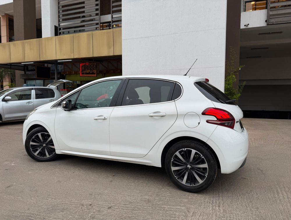 PEUGEOT 208 TECH EDITION - PRG Motors Ltd