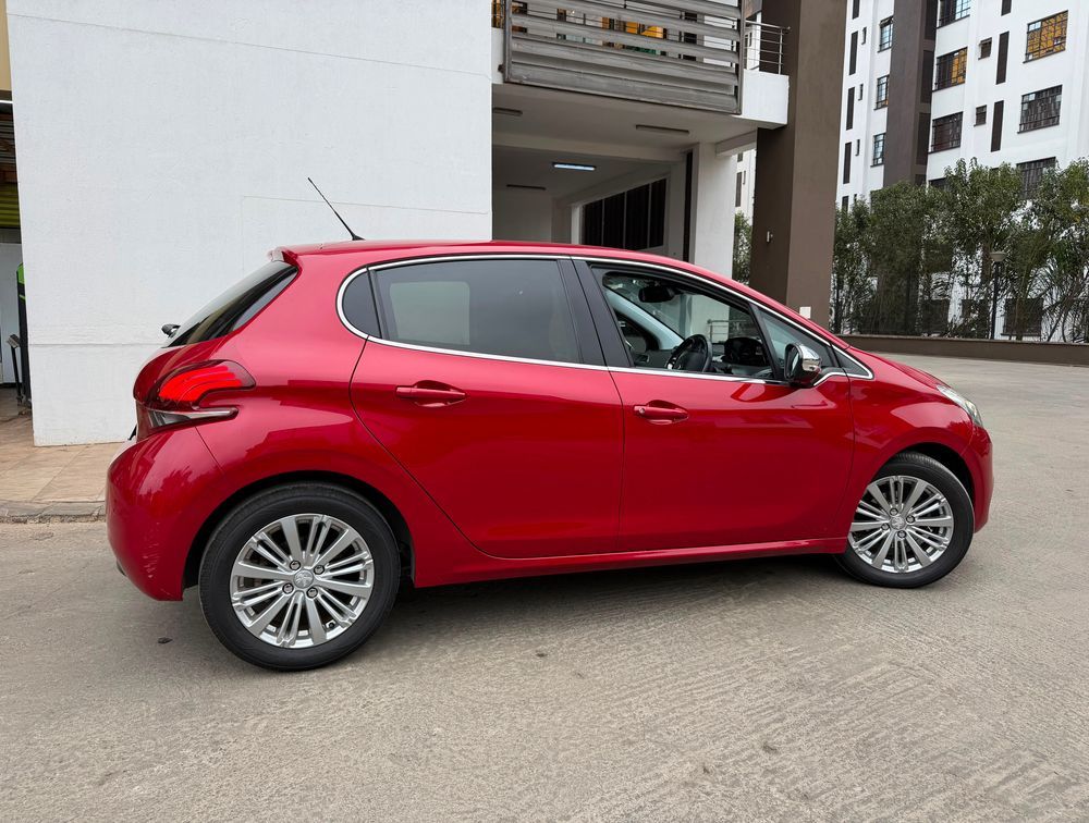 PEUGEOT 208 FUN ALLURE - PRG Motors Ltd
