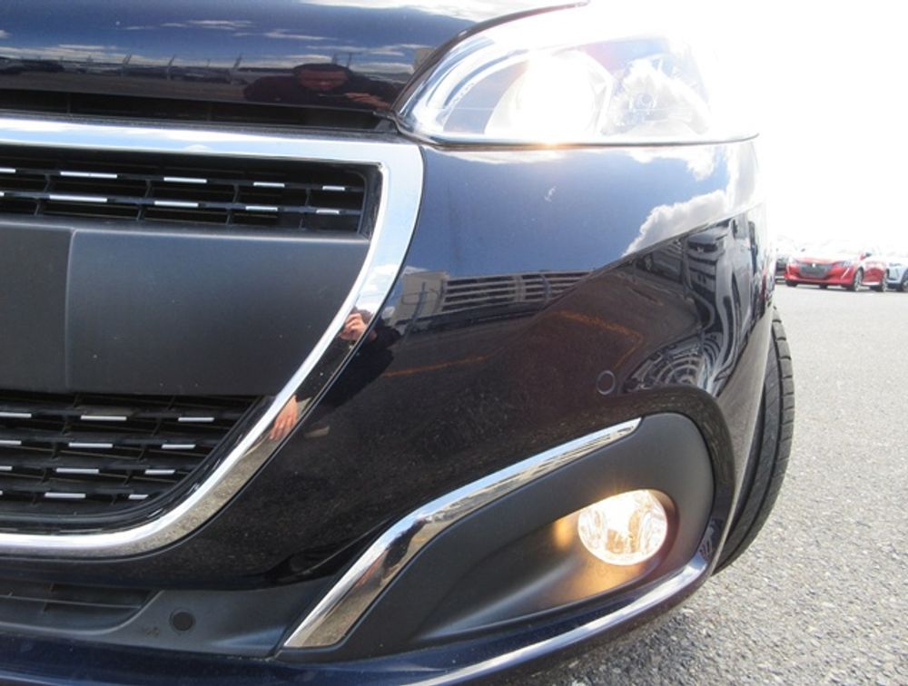 PEUGEOT 208 TECH EDITION MOONROOF  - PRG Motors Ltd