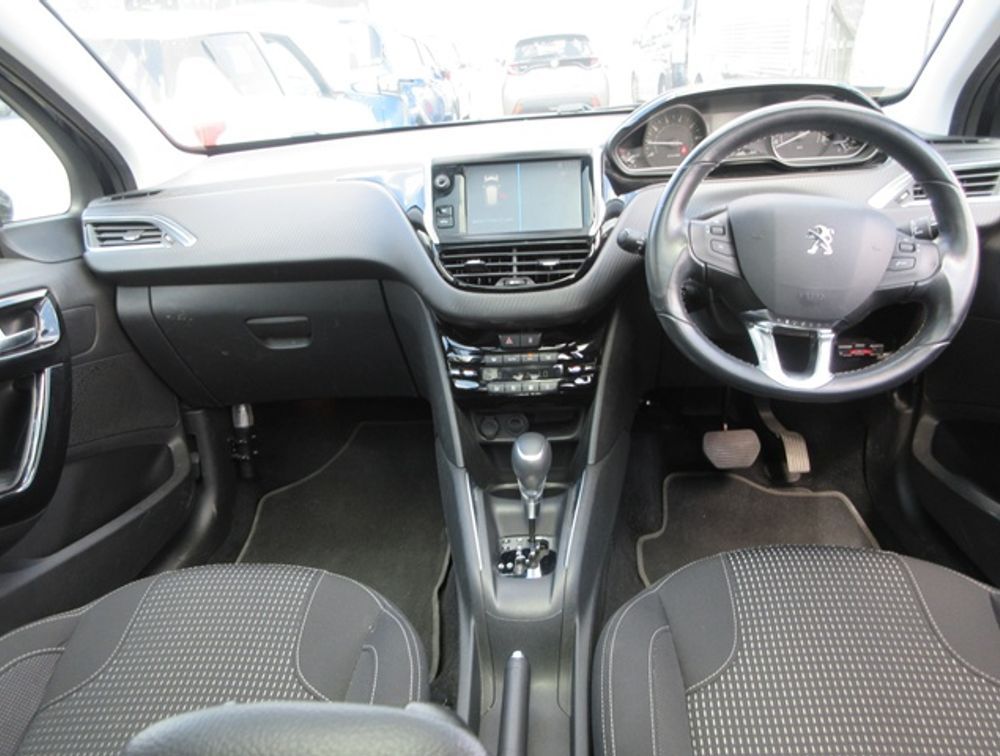 PEUGEOT 208 TECH EDITION MOONROOF  - PRG Motors Ltd