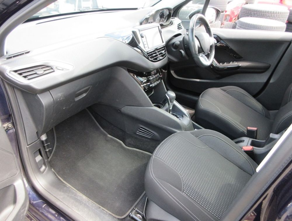 PEUGEOT 208 TECH EDITION MOONROOF  - PRG Motors Ltd