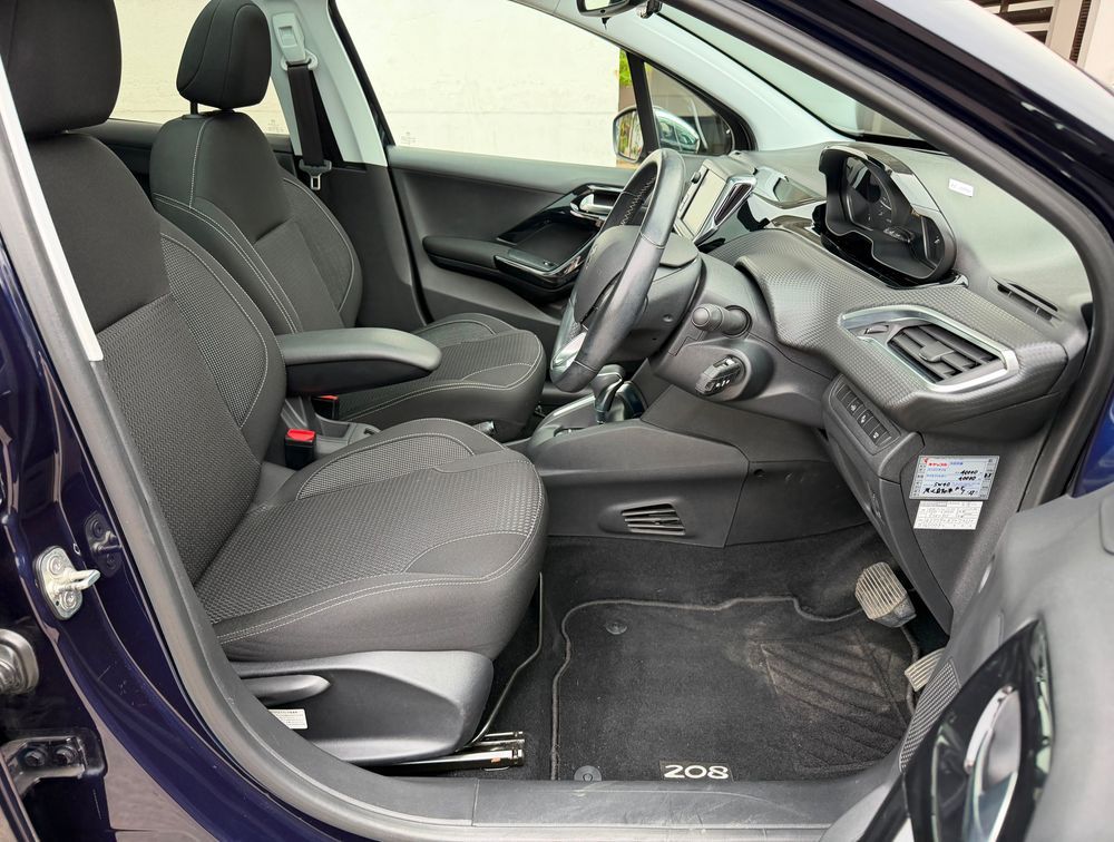 PEUGEOT 208 TECH EDITION MOONROOF - PRG Motors Ltd