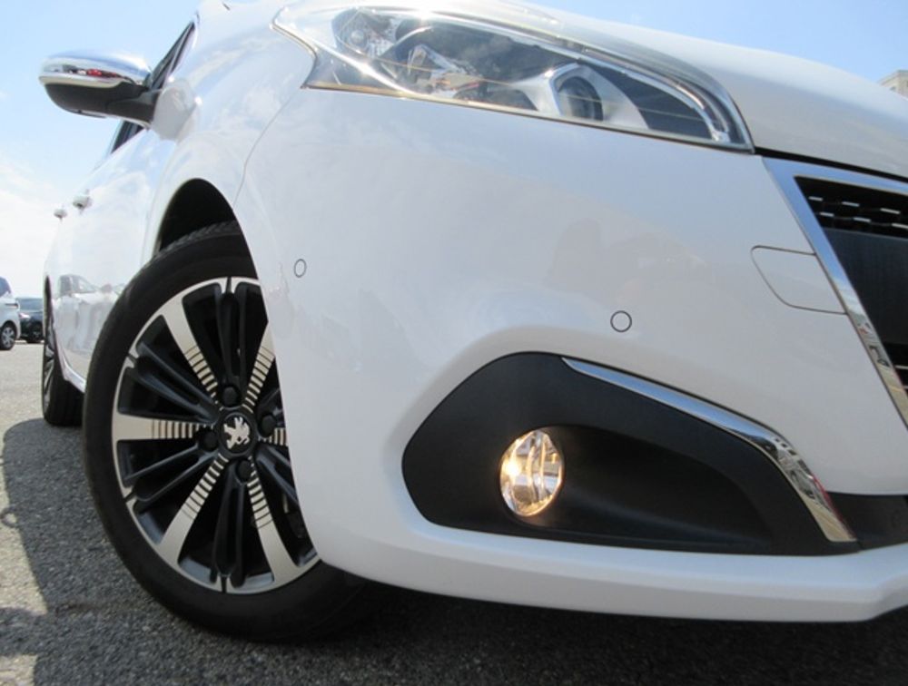 PEUGEOT 208 TECH EDITION  - PRG Motors Ltd