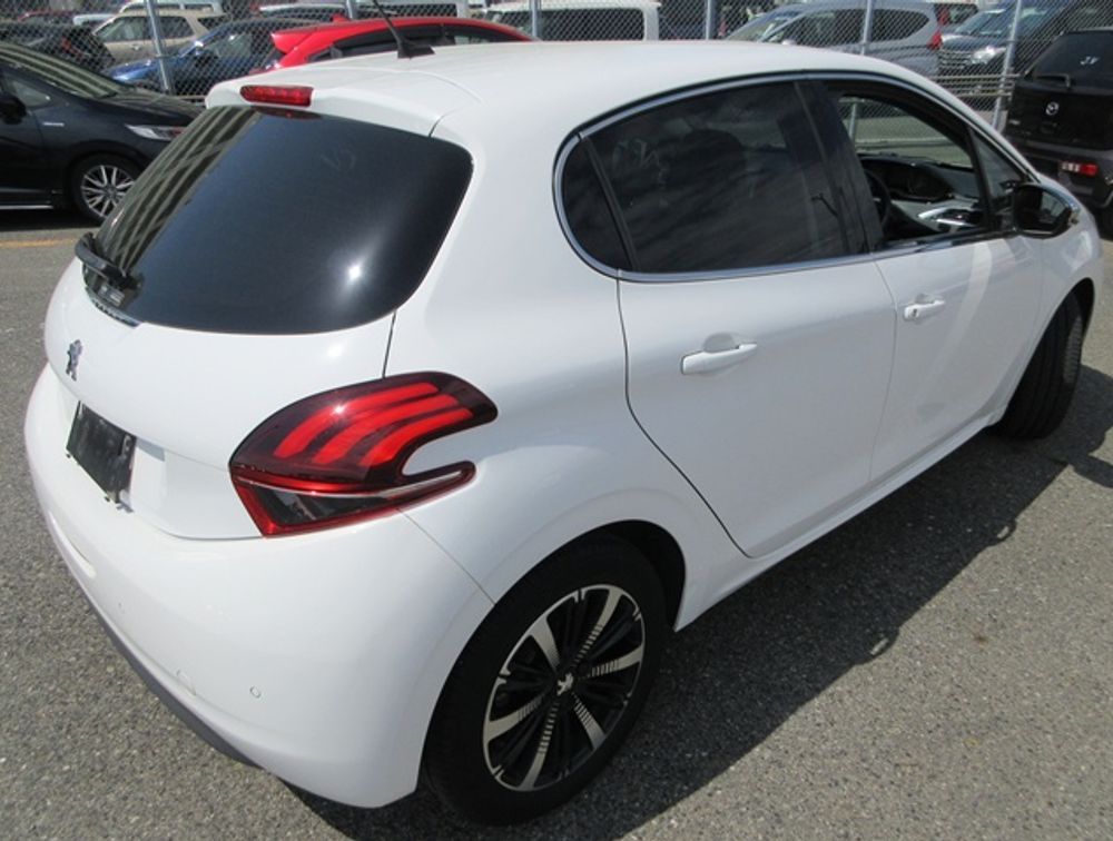 PEUGEOT 208 TECH EDITION  - PRG Motors Ltd