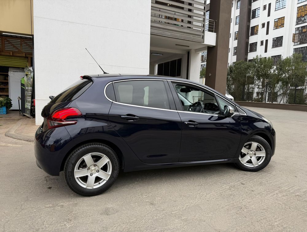 PEUGEOT 208 ALLURE FUN MOONROOF - PRG Motors Ltd