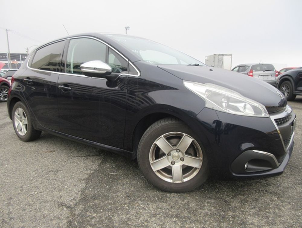 PEUGEOT 208 ALLURE MOONROOF