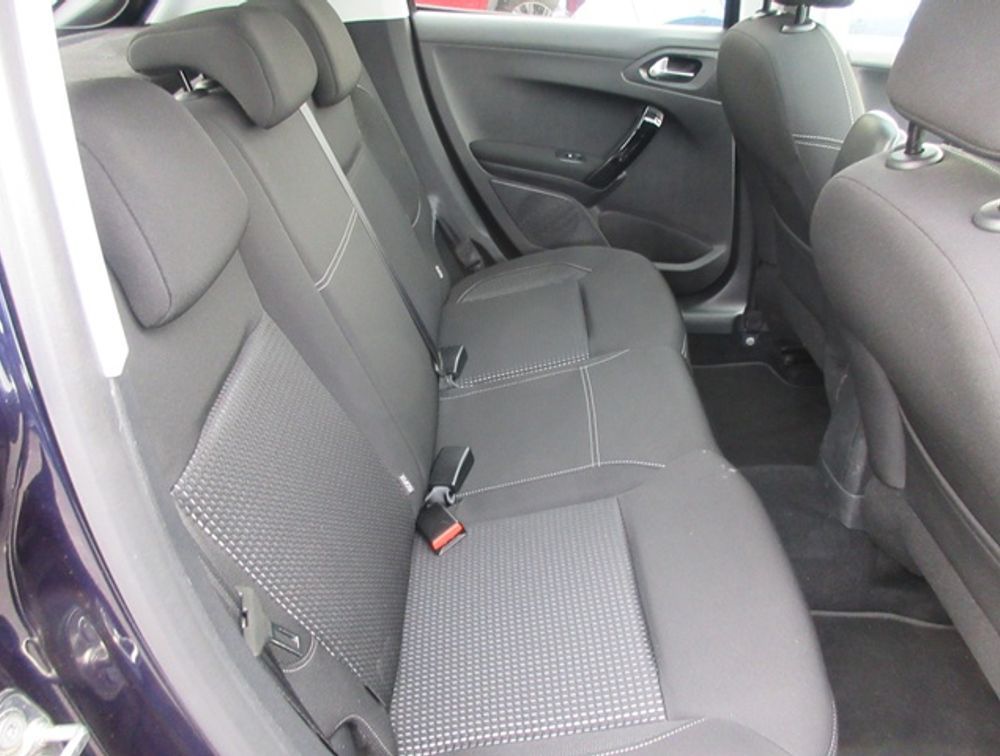 PEUGEOT 208 ALLURE MOONROOF - PRG Motors Ltd