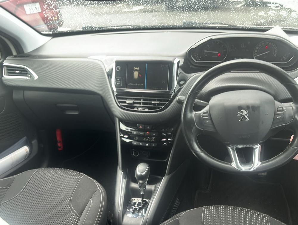 PEUGEOT 208 ALLURE MOONROOF - PRG Motors Ltd