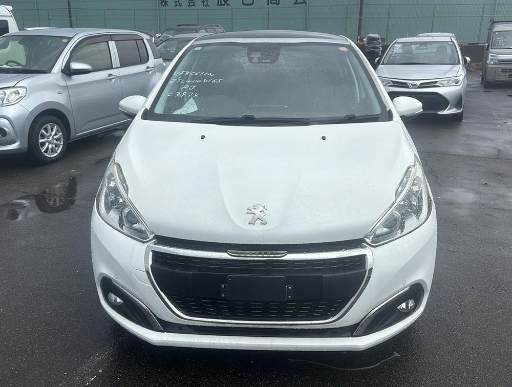 PEUGEOT 208 ALLURE MOONROOF - PRG Motors Ltd