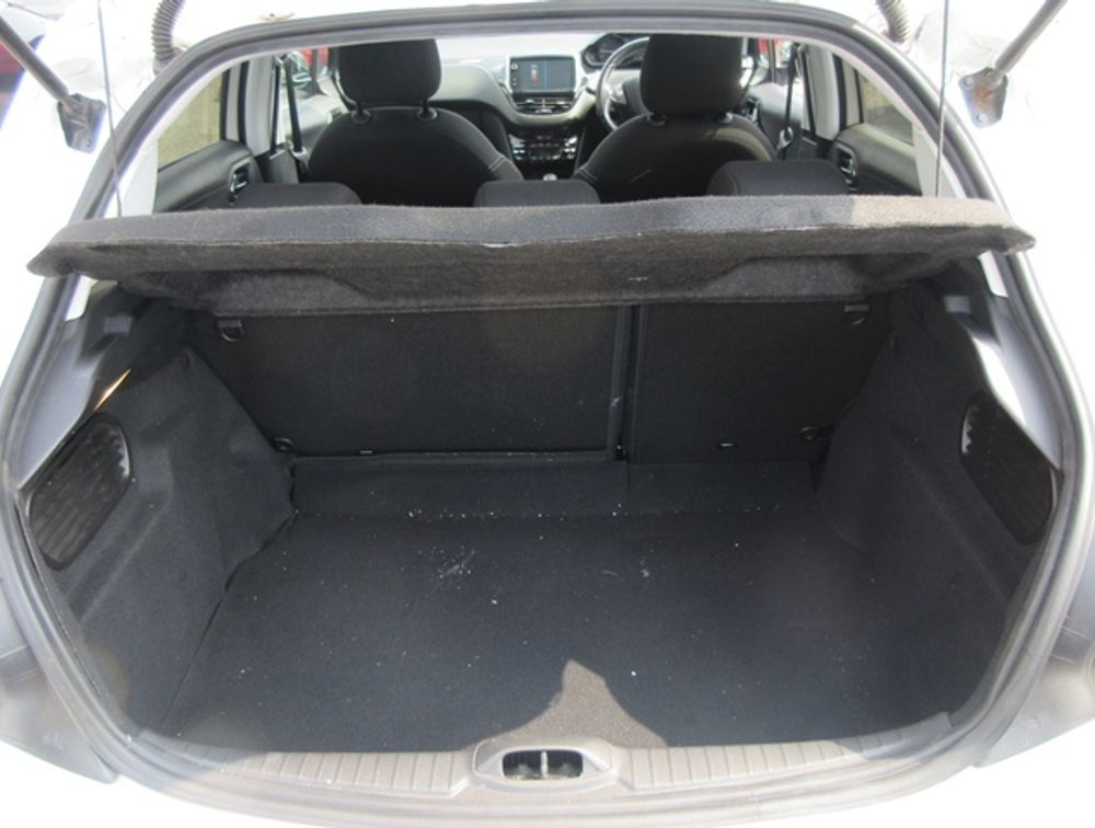 PEUGEOT 208 ALLURE MOONROOF - PRG Motors Ltd
