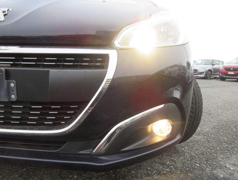 PEUGEOT 208 ALLURE MOONROOF - PRG Motors Ltd