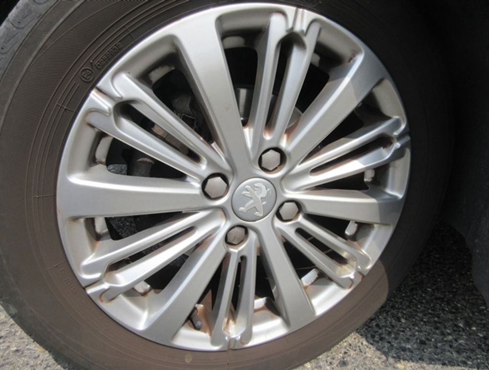 PEUGEOT 208 ALLURE MOONROOF - PRG Motors Ltd