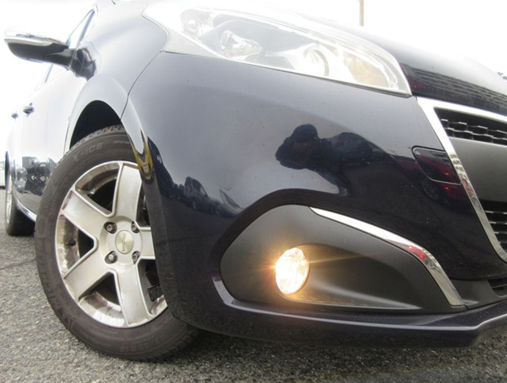 PEUGEOT 208 ALLURE MOONROOF - PRG Motors Ltd