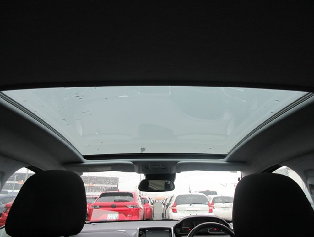PEUGEOT 208 ALLURE MOONROOF - PRG Motors Ltd