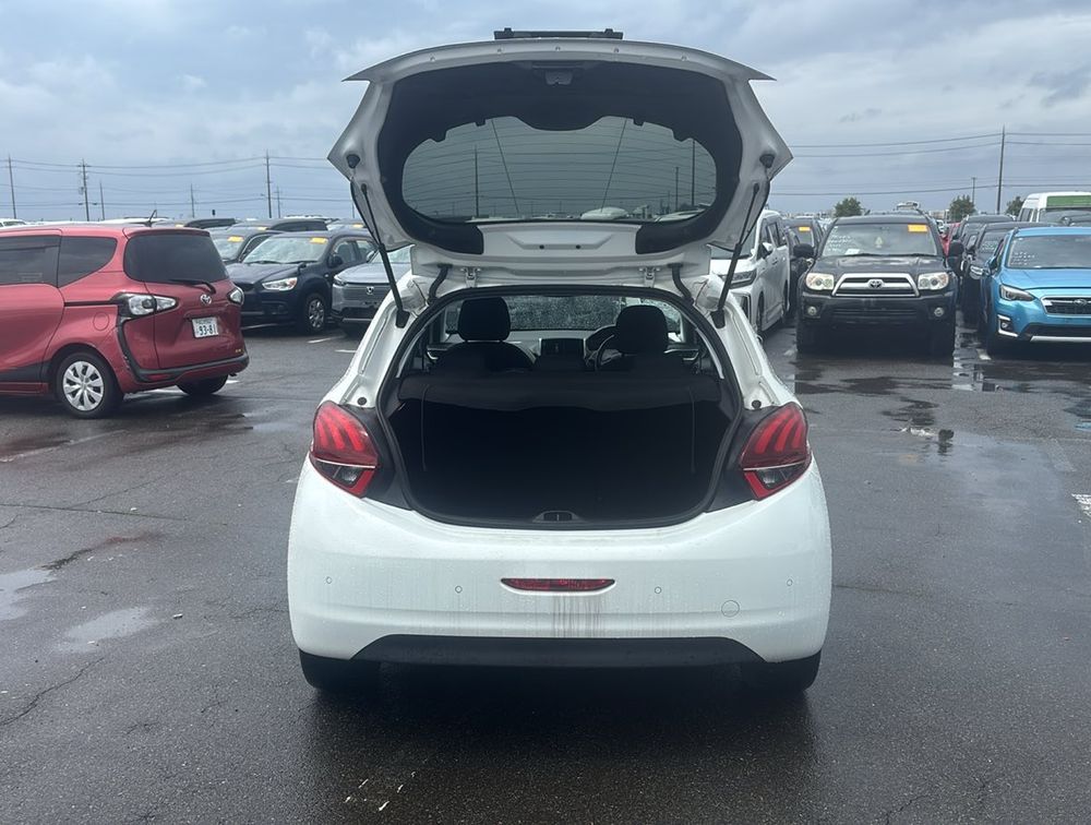 PEUGEOT 208 ALLURE MOONROOF - PRG Motors Ltd