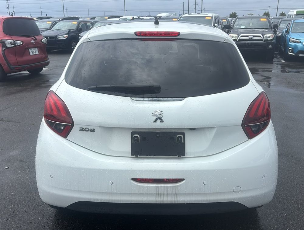 PEUGEOT 208 ALLURE MOONROOF - PRG Motors Ltd