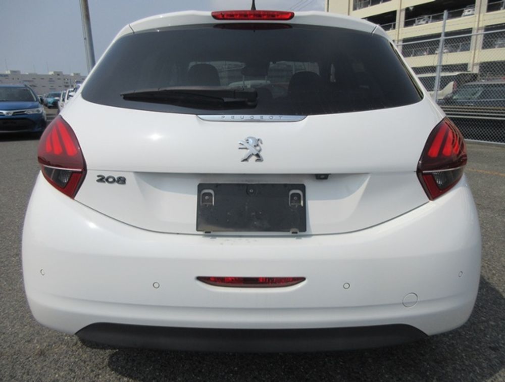 PEUGEOT 208 ALLURE MOONROOF - PRG Motors Ltd