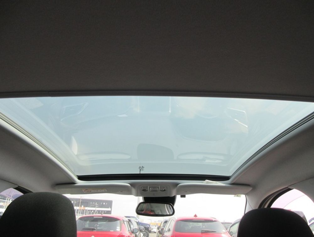 PEUGEOT 208 ALLURE MOONROOF - PRG Motors Ltd