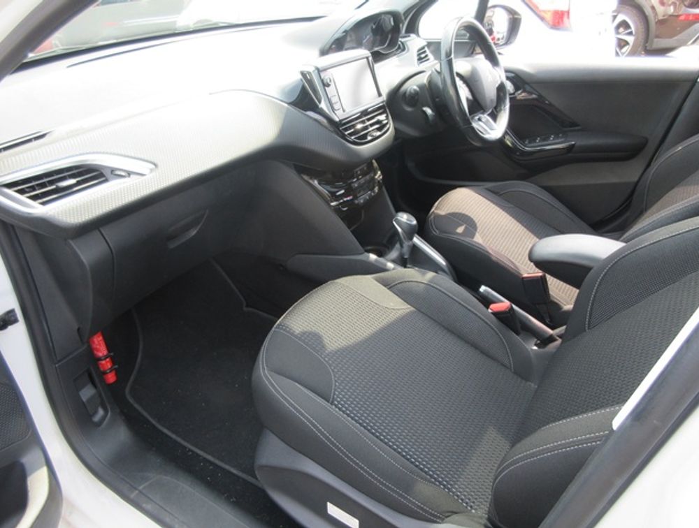 PEUGEOT 208 ALLURE MOONROOF - PRG Motors Ltd