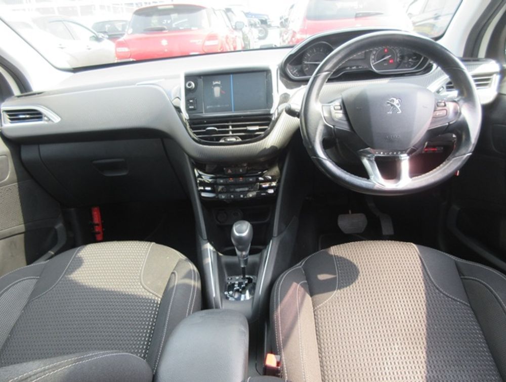 PEUGEOT 208 ALLURE MOONROOF - PRG Motors Ltd