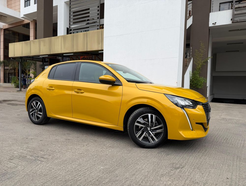 PEUGEOT 208 ALLURE NEWSHAPE
