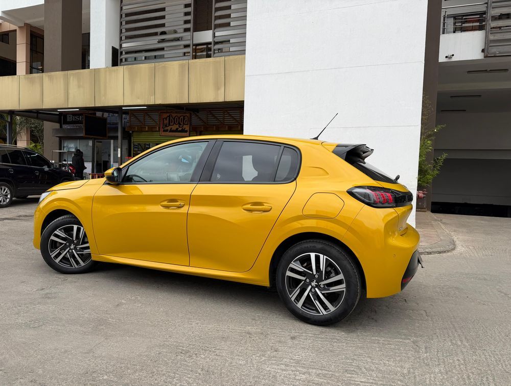 PEUGEOT 208 ALLURE NEWSHAPE - PRG Motors Ltd