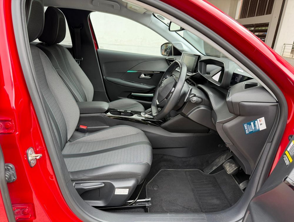 PEUGEOT 208 ALLURE NEWSHAPE - PRG Motors Ltd
