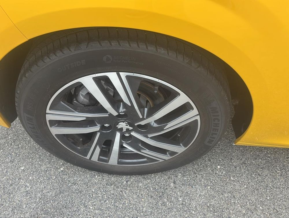 PEUGEOT 208 ALLURE NEWSHAPE - PRG Motors Ltd