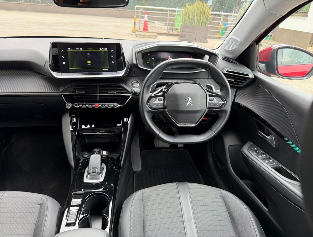 PEUGEOT 208 ALLURE NEWSHAPE - PRG Motors Ltd