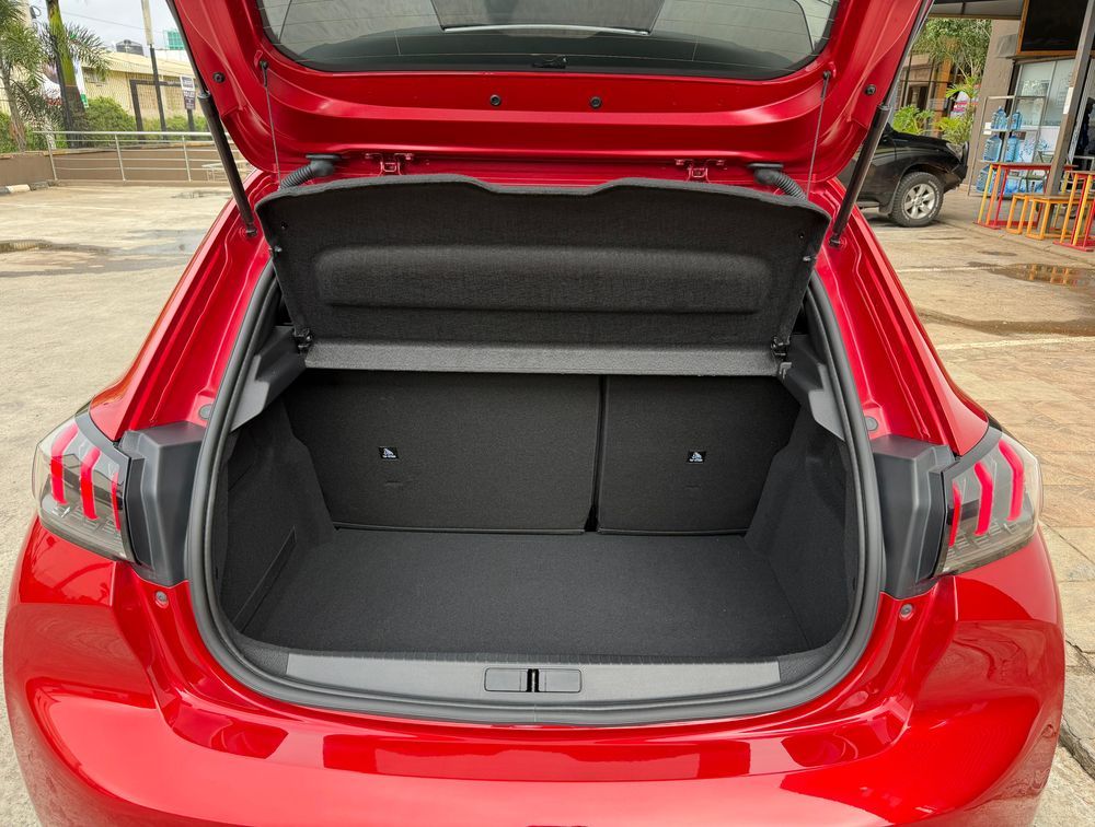 PEUGEOT 208 ALLURE NEWSHAPE - PRG Motors Ltd