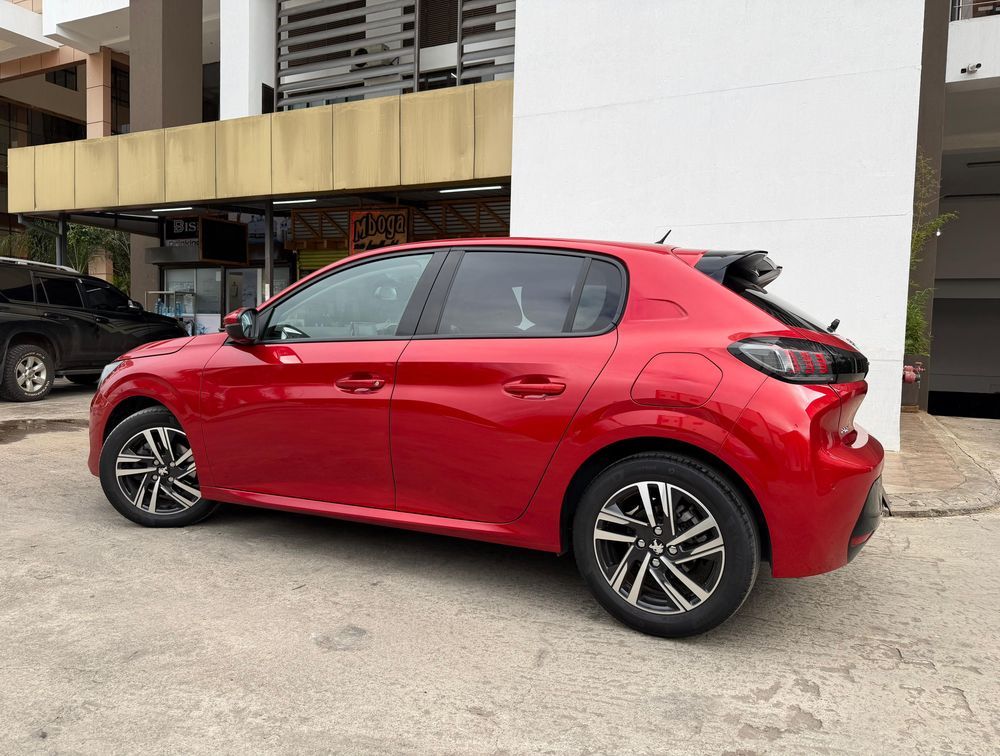 PEUGEOT 208 ALLURE NEWSHAPE - PRG Motors Ltd