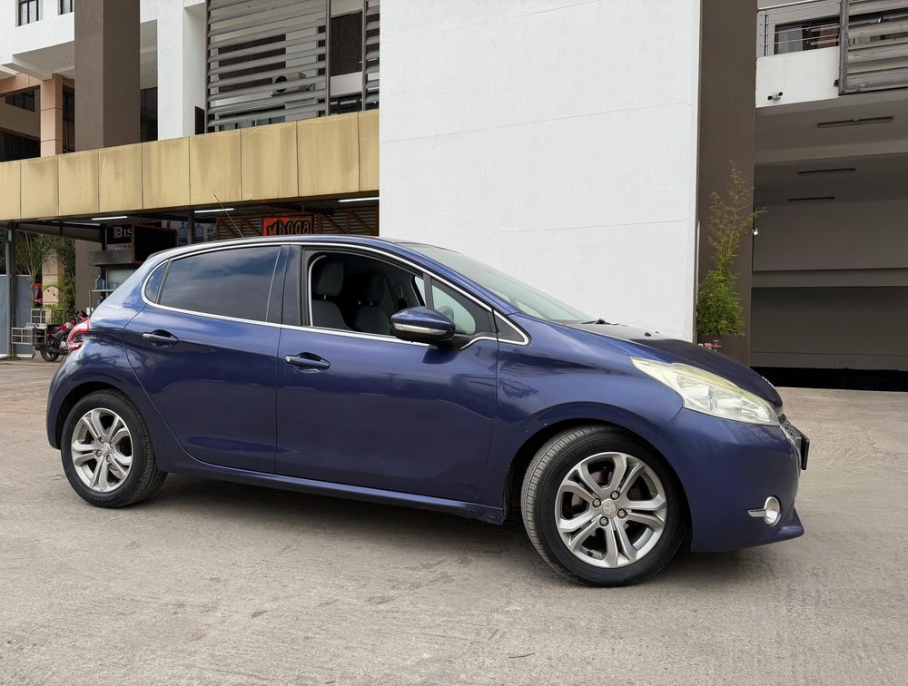 PEUGEOT 208 ALLURE - PRG Motors Ltd