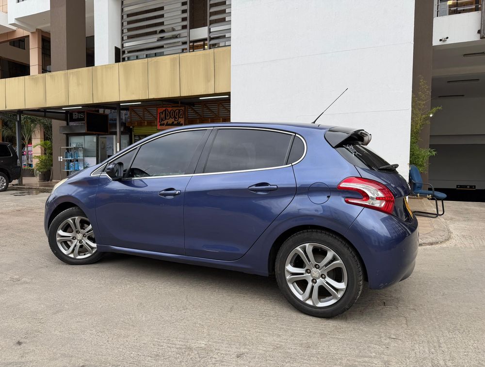 PEUGEOT 208 ALLURE - PRG Motors Ltd