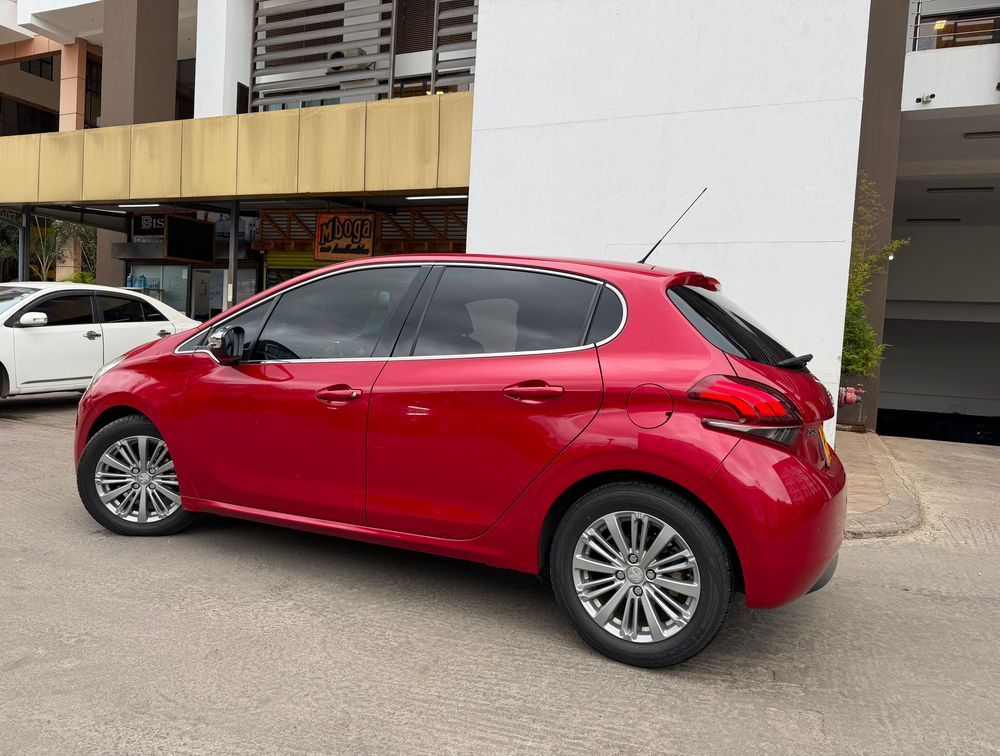 PEUGEOT 208 ALLURE - PRG Motors Ltd