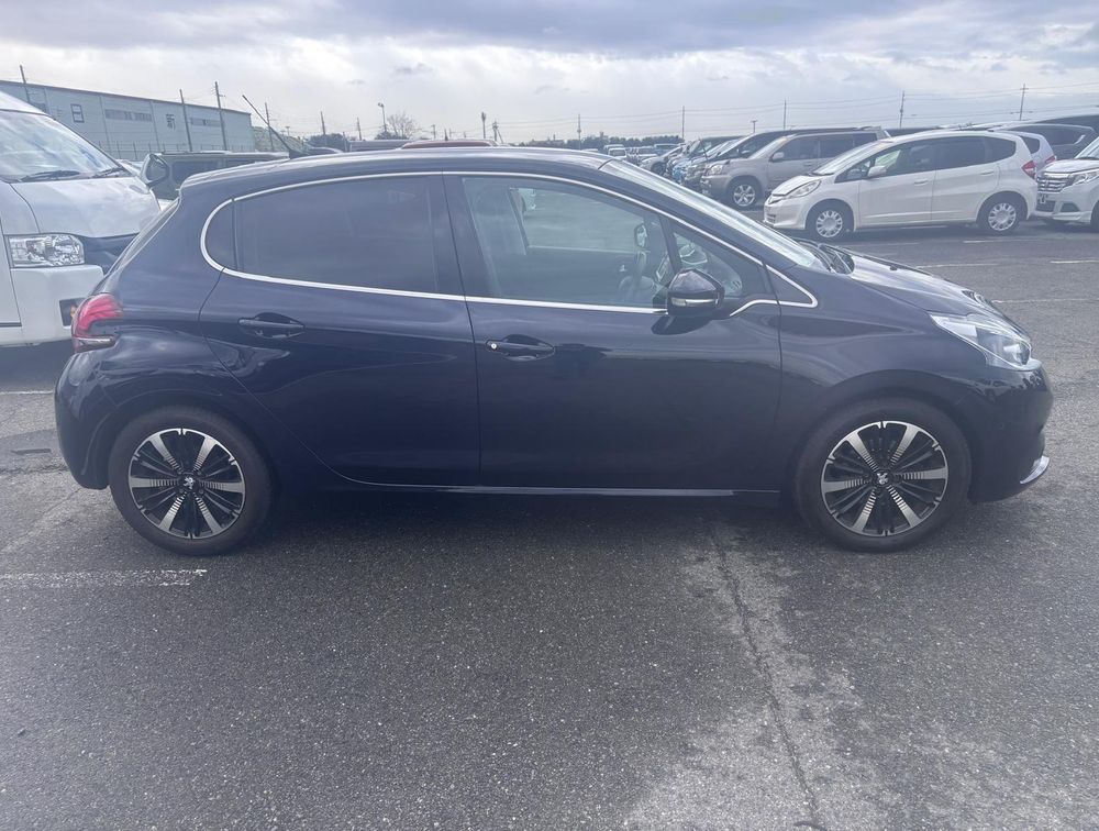 PEUGEOT 208 ALLURE - PRG Motors Ltd