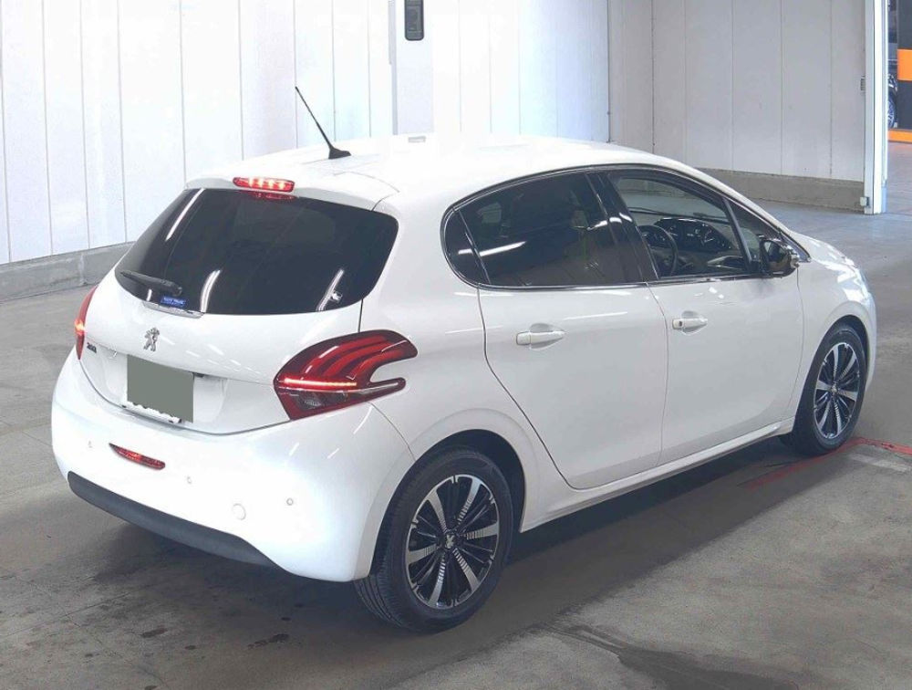 PEUGEOT 208 ALLURE - PRG Motors Ltd