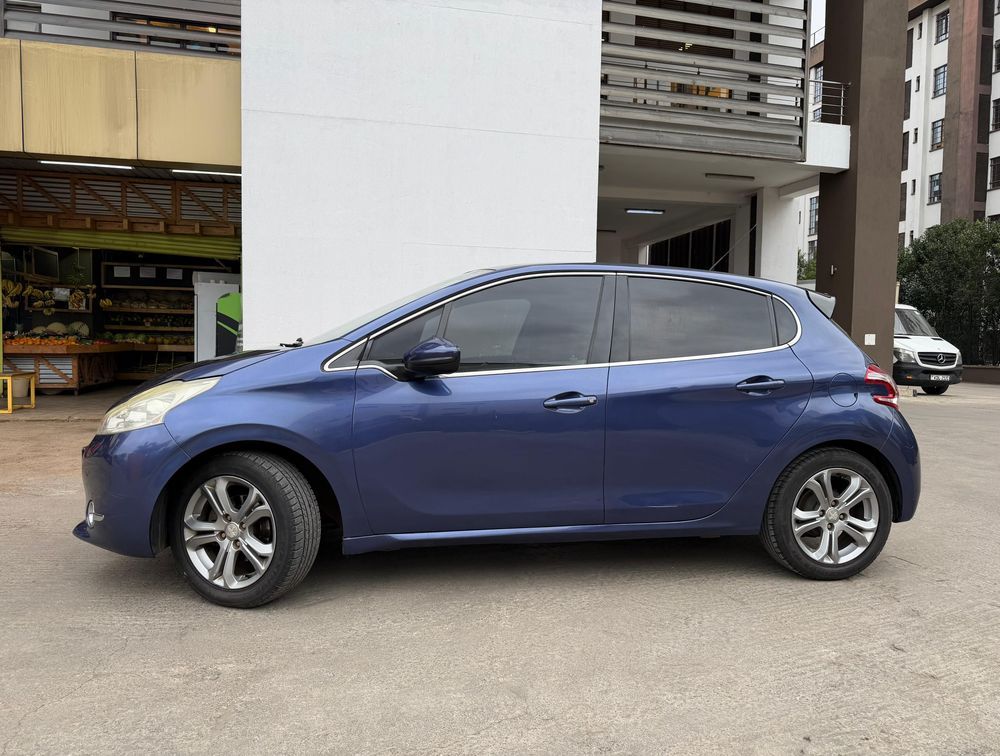 PEUGEOT 208 ALLURE - PRG Motors Ltd