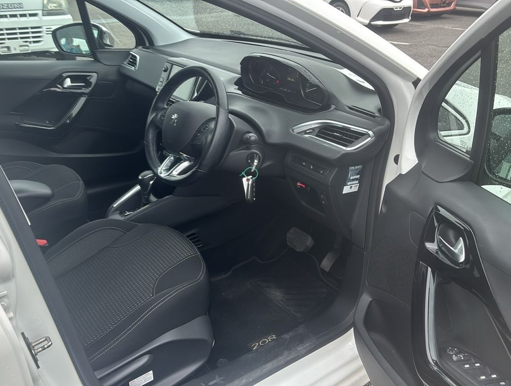 PEUGEOT 208 ALLURE - PRG Motors Ltd