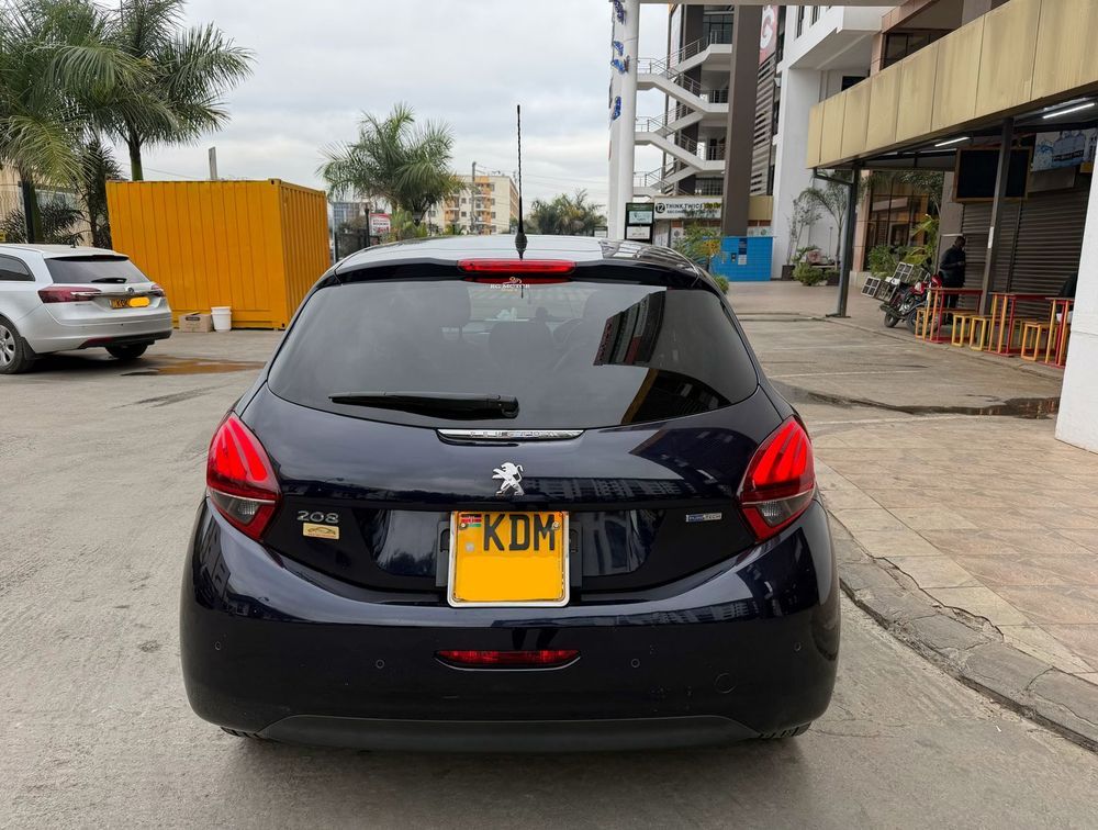 PEUGEOT 208 FULL LEATHER MOONROOF - PRG Motors Ltd