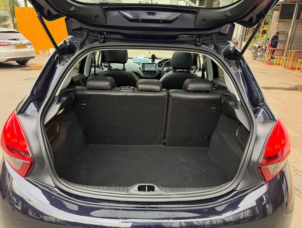 PEUGEOT 208 FULL LEATHER MOONROOF - PRG Motors Ltd