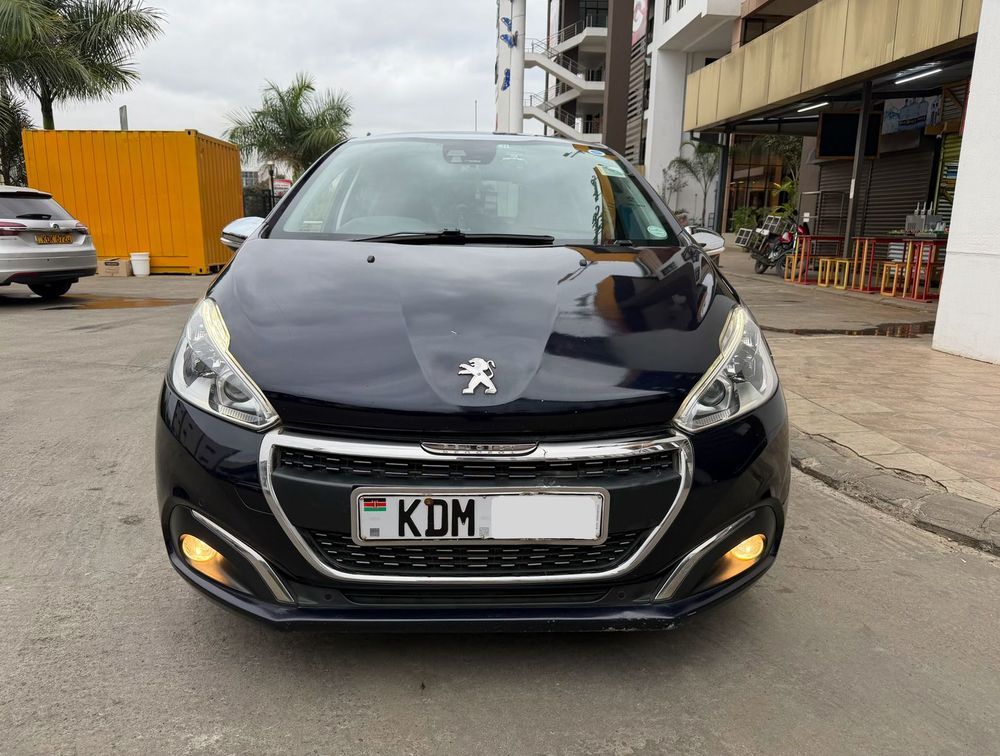 PEUGEOT 208 FULL LEATHER MOONROOF - PRG Motors Ltd