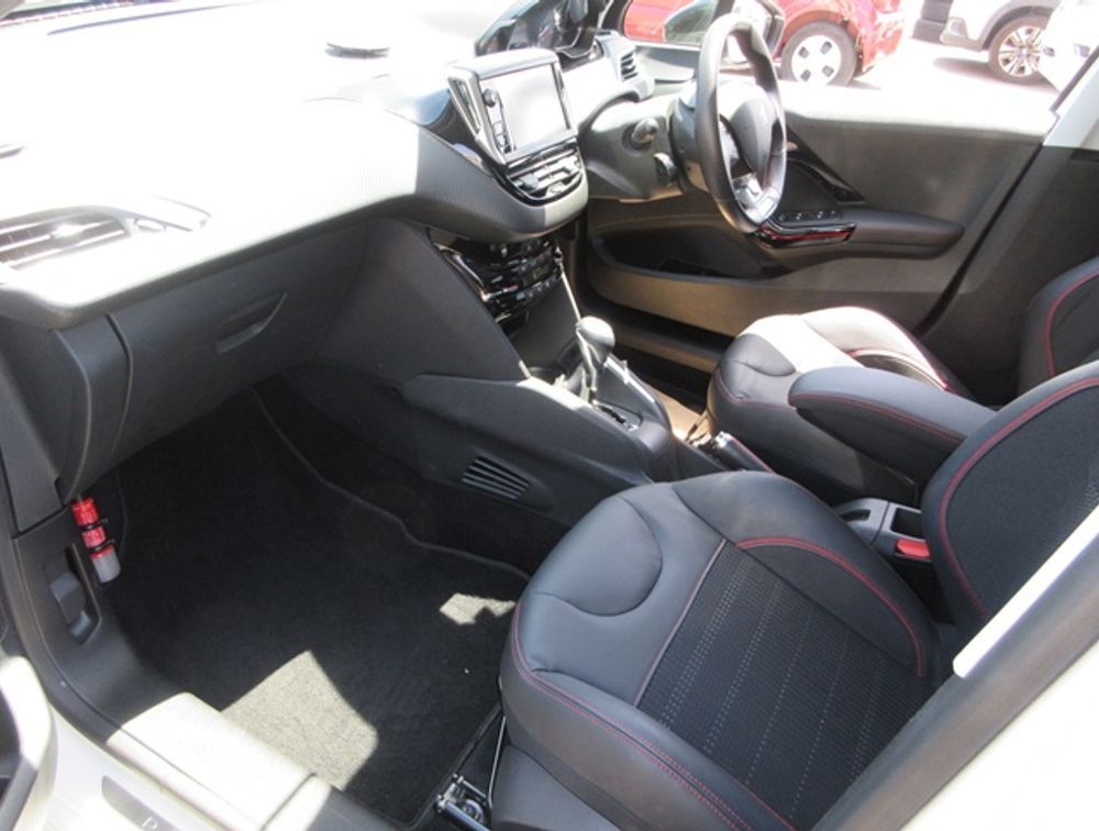 PEUGEOT 208 GTLINE BLACK PACK - PRG Motors Ltd