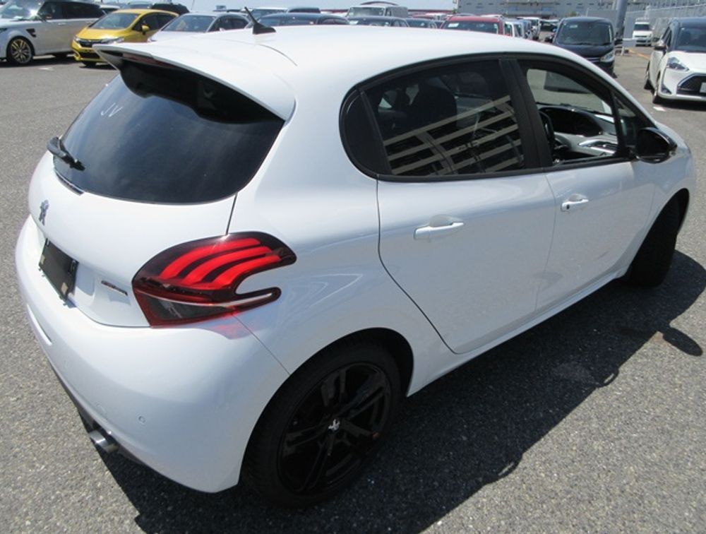 PEUGEOT 208 GTLINE BLACK PACK - PRG Motors Ltd