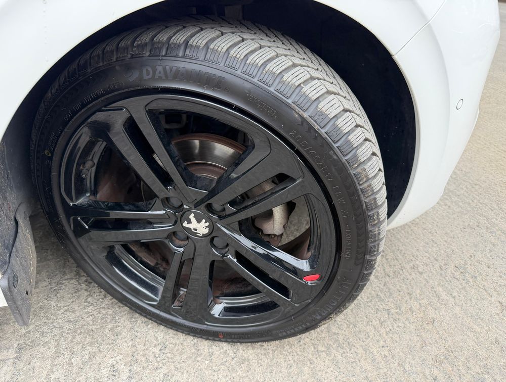 PEUGEOT 208 GTLINE BLACK PACK - PRG Motors Ltd