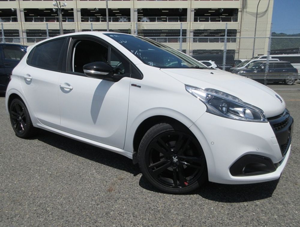 PEUGEOT 208 GTLINE BLACK PACK