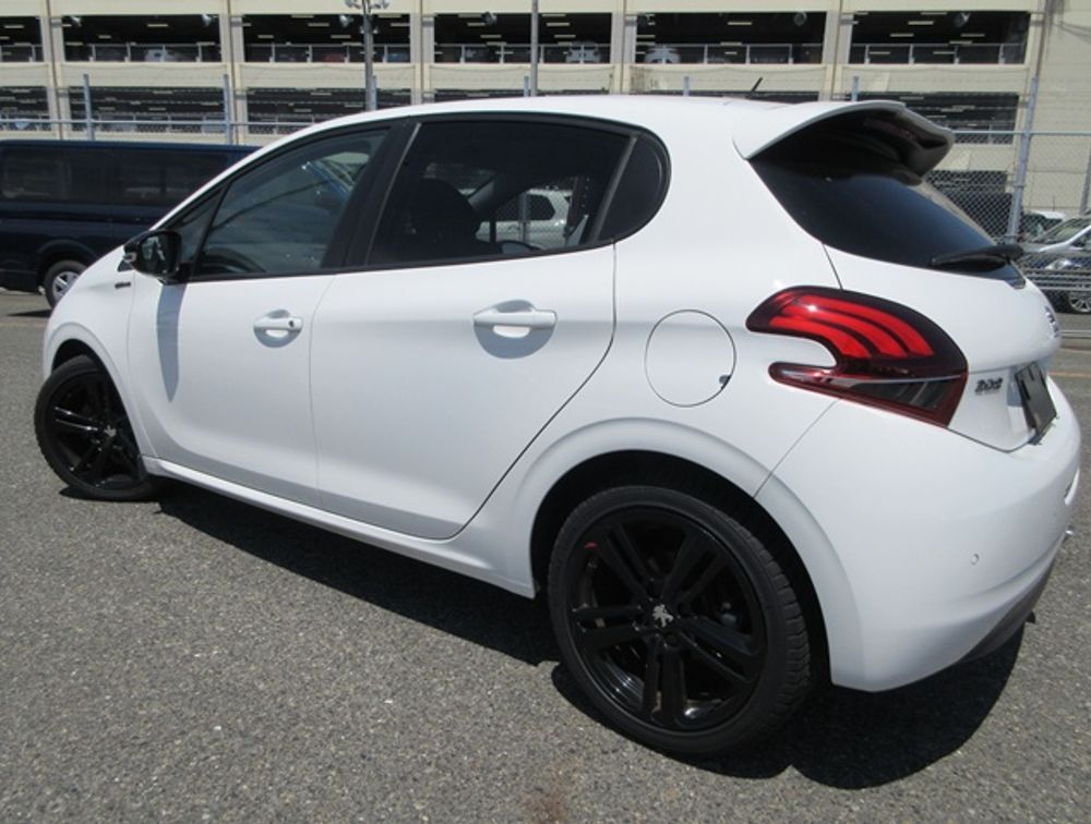 PEUGEOT 208 GTLINE BLACK PACK - PRG Motors Ltd