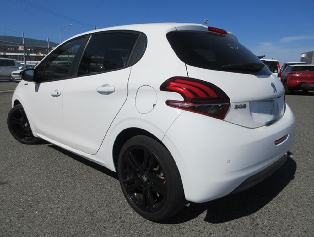 PEUGEOT 208 GTLINE BLACKPACK - PRG Motors Ltd