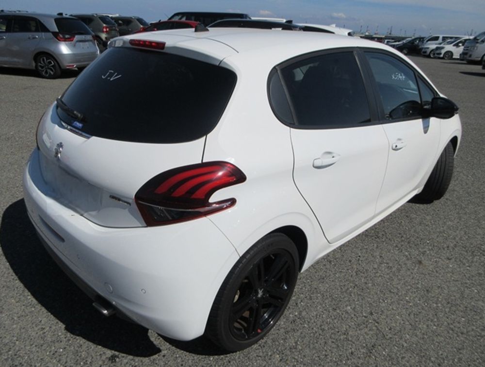PEUGEOT 208 GTLINE BLACKPACK - PRG Motors Ltd